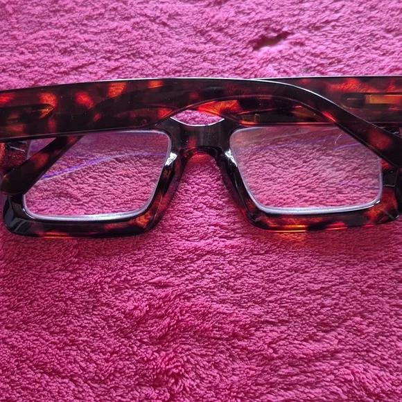 Tortoise Shell Square Reading Glasses - Picture 2 of 7